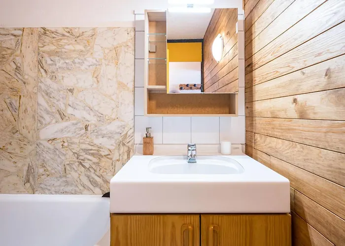 Renove - Pied Des Pistes A Plagne Centre - Fr-1-351-273 *